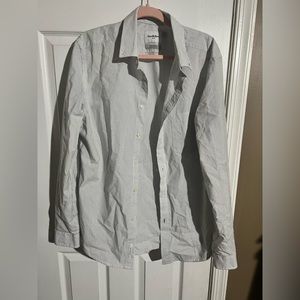 Men's white with grey pin stripe button up dress shirt size large